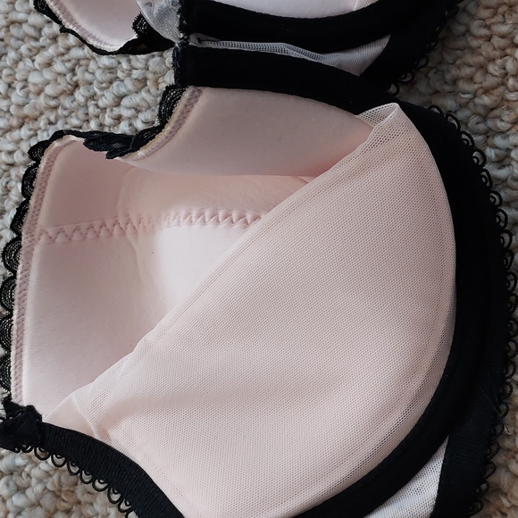 B.temptd Black and Pink Lace Bra - Picture 4 of 7
